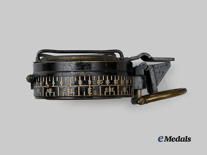 canada,_commonwealth._a_second_war_mk._i_x_prismatic_dry_compass,_canadian_kodak_company,1943_e_medals__c7352_9