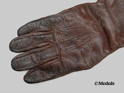 canada,_commonwealth._a_pair_of_brown_leather_r_c_a_f_pilot’s_gloves,_c.1940_e_medals__c7356_7