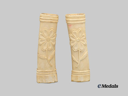 canada,_commonwealth._a_pair_of_carved_bone_candlesticks_from_pleasantville_internment_camp,1940_e_medals__c7381_3
