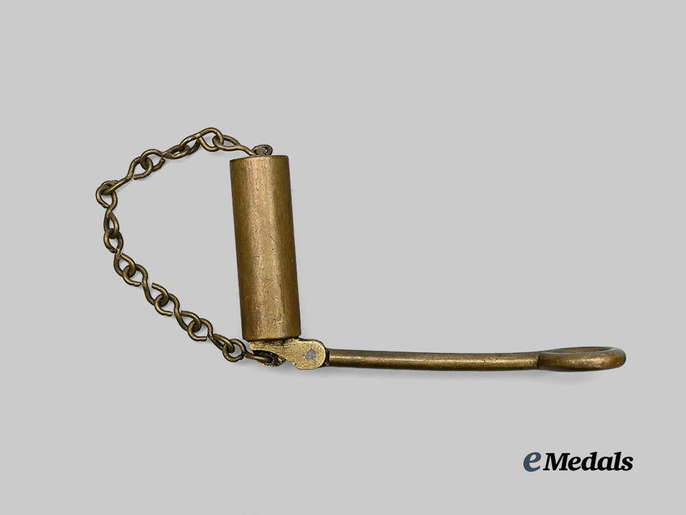 canada,_c_e_f._two_canadian_army_issued_field_gear_items_e_medals__c7391_5