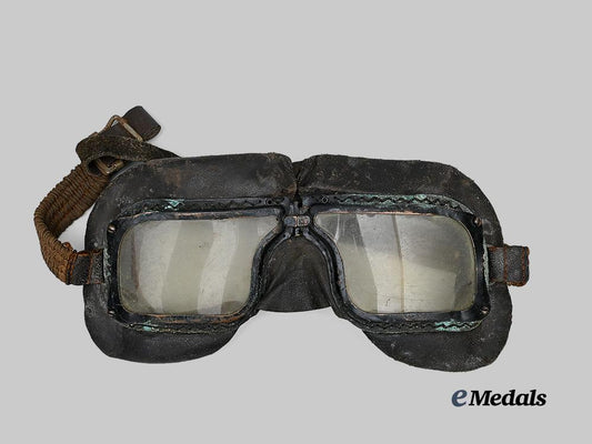 canada,_commonwealth._a_pair_of_r_c_a_f_mk_i_i_i_a_flight_goggles_e_medals__c7393_2