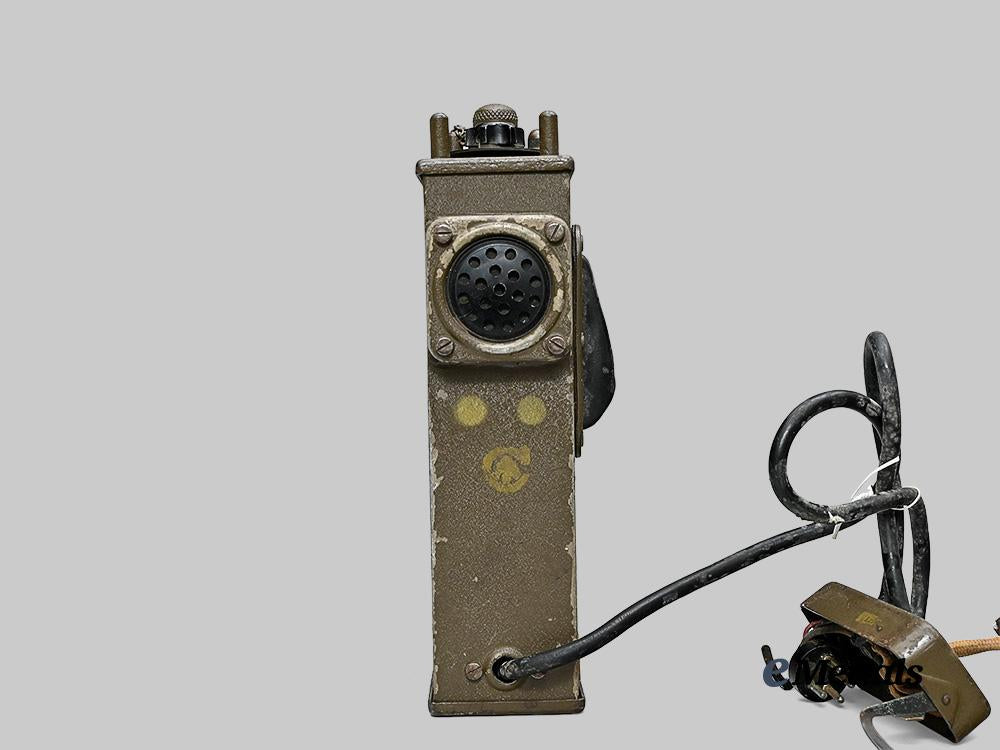 canada,_commonwealth._a_second_war_wireless_radio_set_no.27,_by_rogers-_majestic,1943_e_medals__c7397_11
