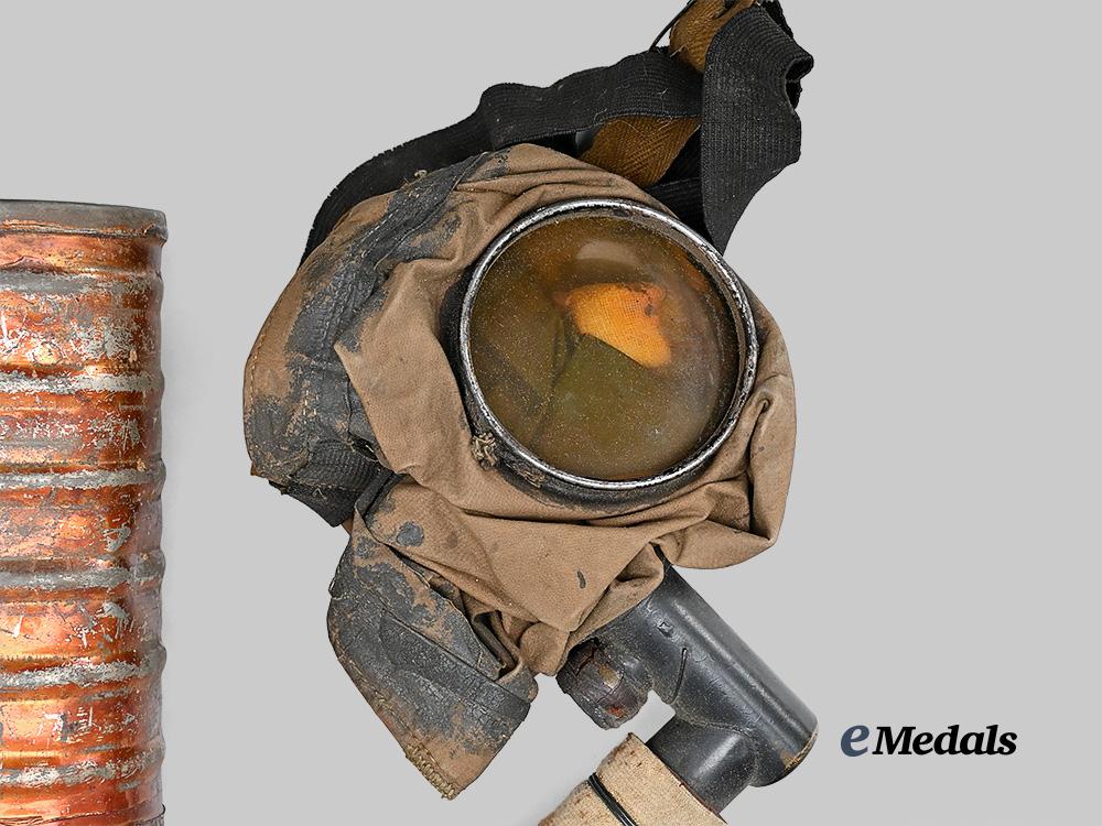 canada,_c_e_f._a_first_war_british_small_box_respirator_to_pte._jukes,_renowned_first_war_artist,1917_e_medals__c7492_10