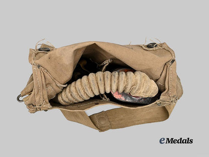 canada,_c_e_f._a_first_war_british_small_box_respirator_to_pte._jukes,_renowned_first_war_artist,1917_e_medals__c7492_7