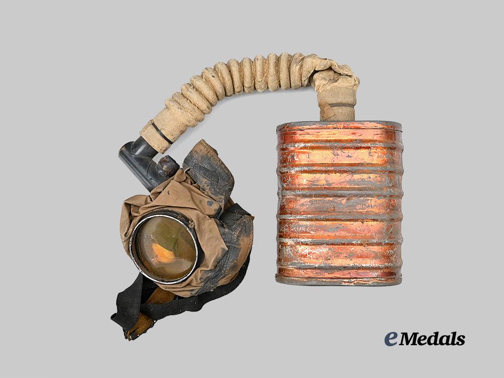 canada,_c_e_f._a_first_war_british_small_box_respirator_to_pte._jukes,_renowned_first_war_artist,1917_e_medals__c7492_8