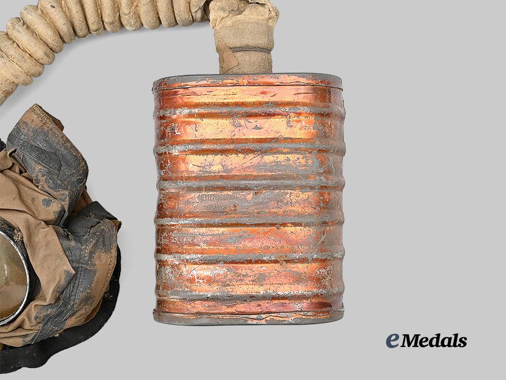 canada,_c_e_f._a_first_war_british_small_box_respirator_to_pte._jukes,_renowned_first_war_artist,1917_e_medals__c7492_9