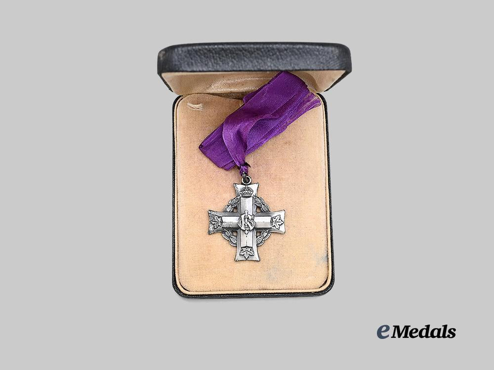 canada,_c_e_f._a_memorial_cross,_q_m_s._morrrison,_k_i_a1917_e_medals__c7502_3