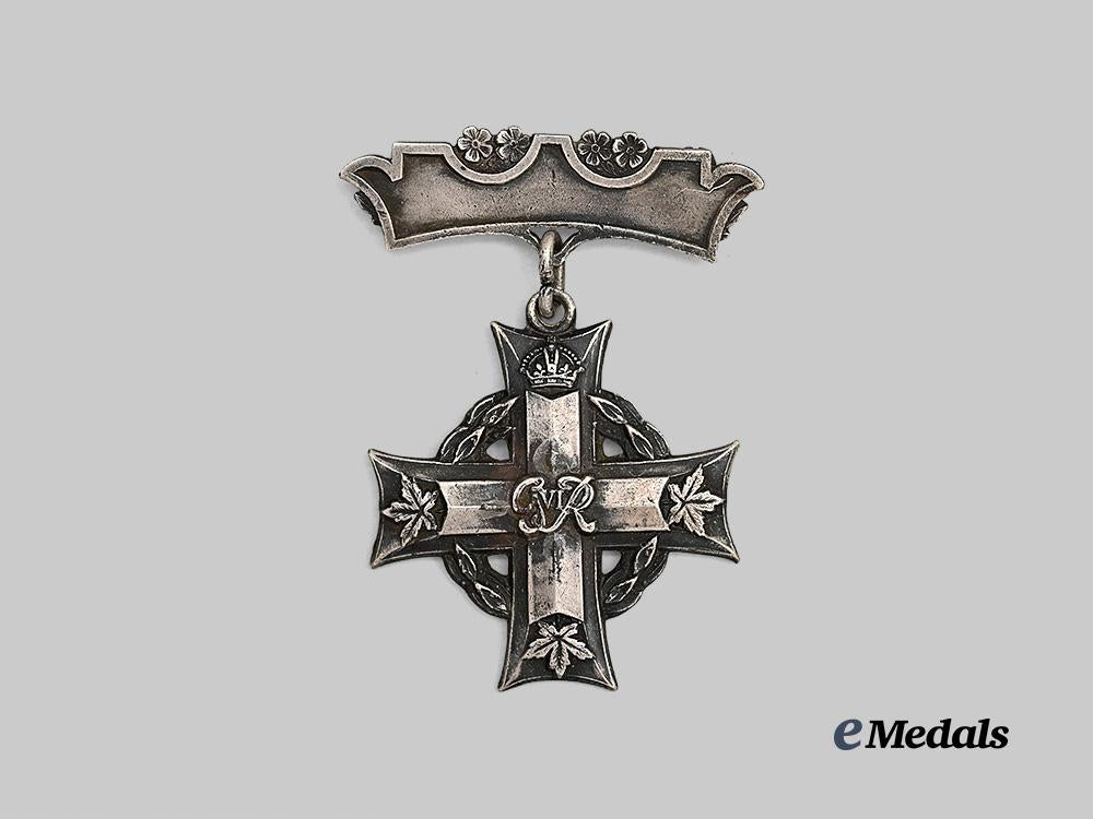 canada,_commonwealth._a_second_war_memorial_cross_to_gunner_edward_kutz,_died1944_e_medals__c7504_5