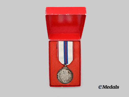 canada,_commonwealth._a_queen_elizabeth_i_i_jubilee_medal1977,_in_case_e_medals__c7525_3