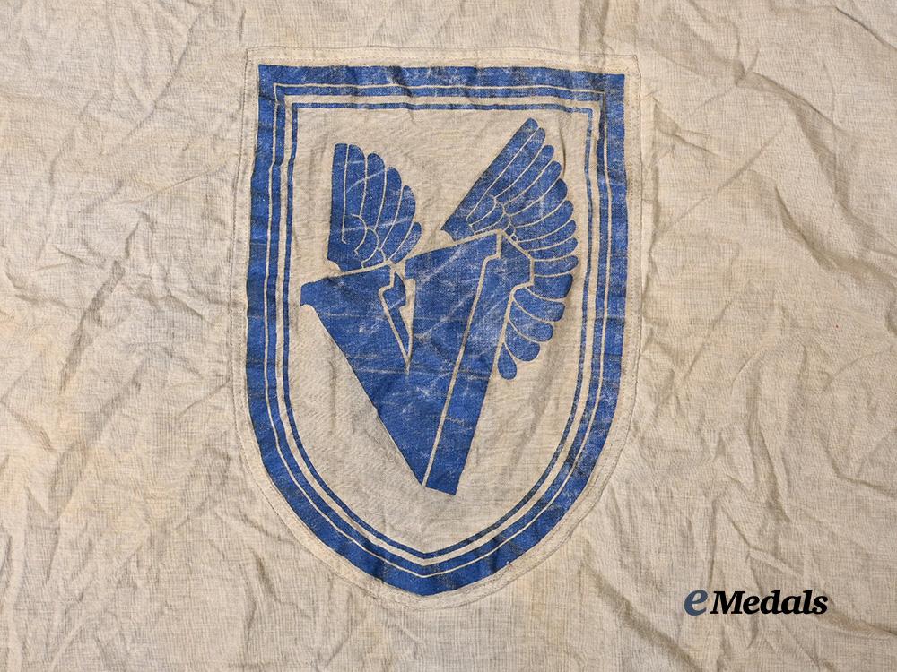 canada,_commonwealth._a_victory_loan_flag-_fifth_campaign,1944_e_medals__c7526_3