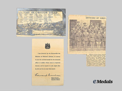 canada,_c_e_f._a_first_war_memorial_group_to_pte._thomas,_died_of_gas_poisoning,1917_e_medals__c7532_3