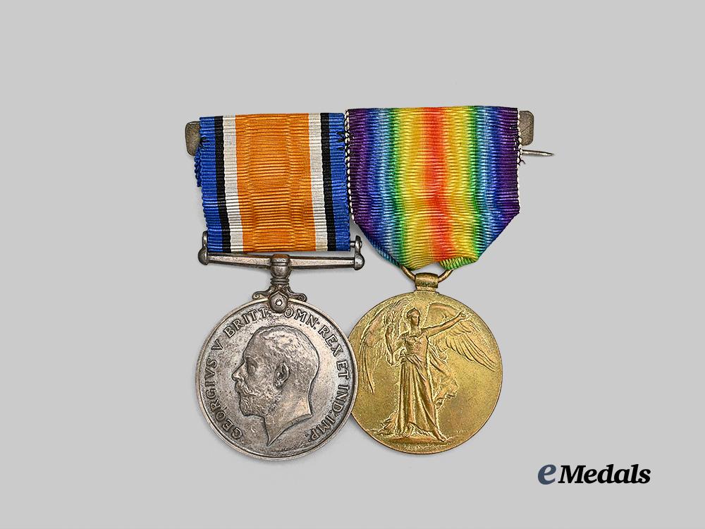 canada,_c_e_f._a_first_war_memorial_group_to_pte._thomas,_died_of_gas_poisoning,1917_e_medals__c7532_5