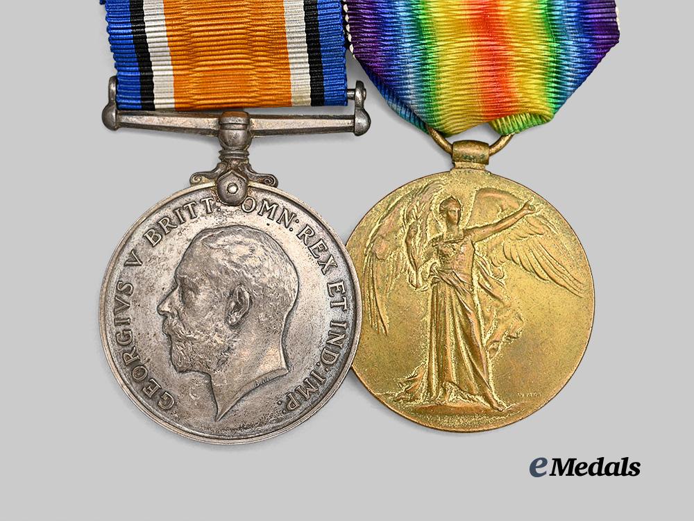 canada,_c_e_f._a_first_war_memorial_group_to_pte._thomas,_died_of_gas_poisoning,1917_e_medals__c7532_6