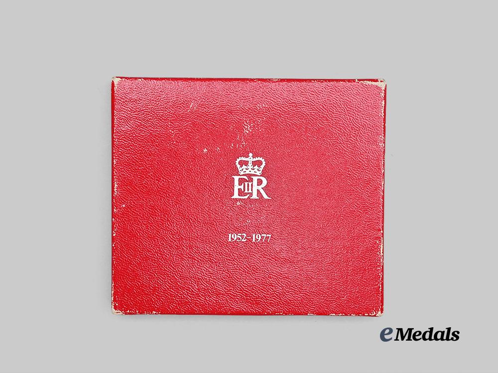canada._a_queen_elizabeth_i_i_silver_jubilee_medal,_for_ladies,_in_case_e_medals__c7567_2