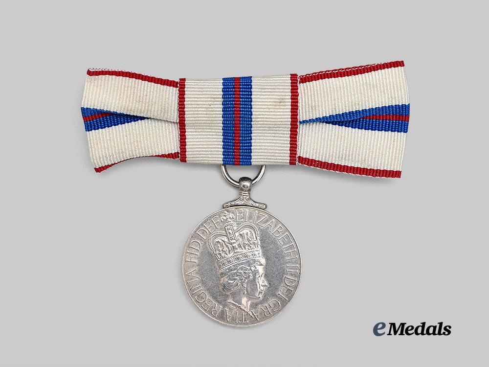 canada._a_queen_elizabeth_i_i_silver_jubilee_medal,_for_ladies,_in_case_e_medals__c7567_5