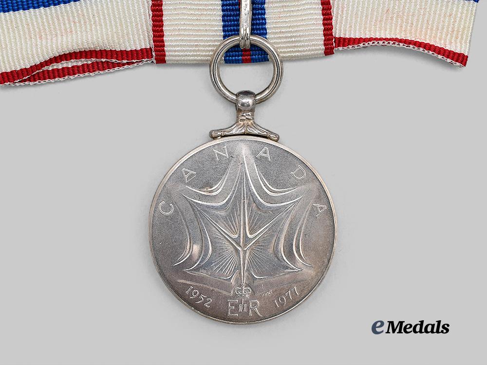 canada._a_queen_elizabeth_i_i_silver_jubilee_medal,_for_ladies,_in_case_e_medals__c7567_8