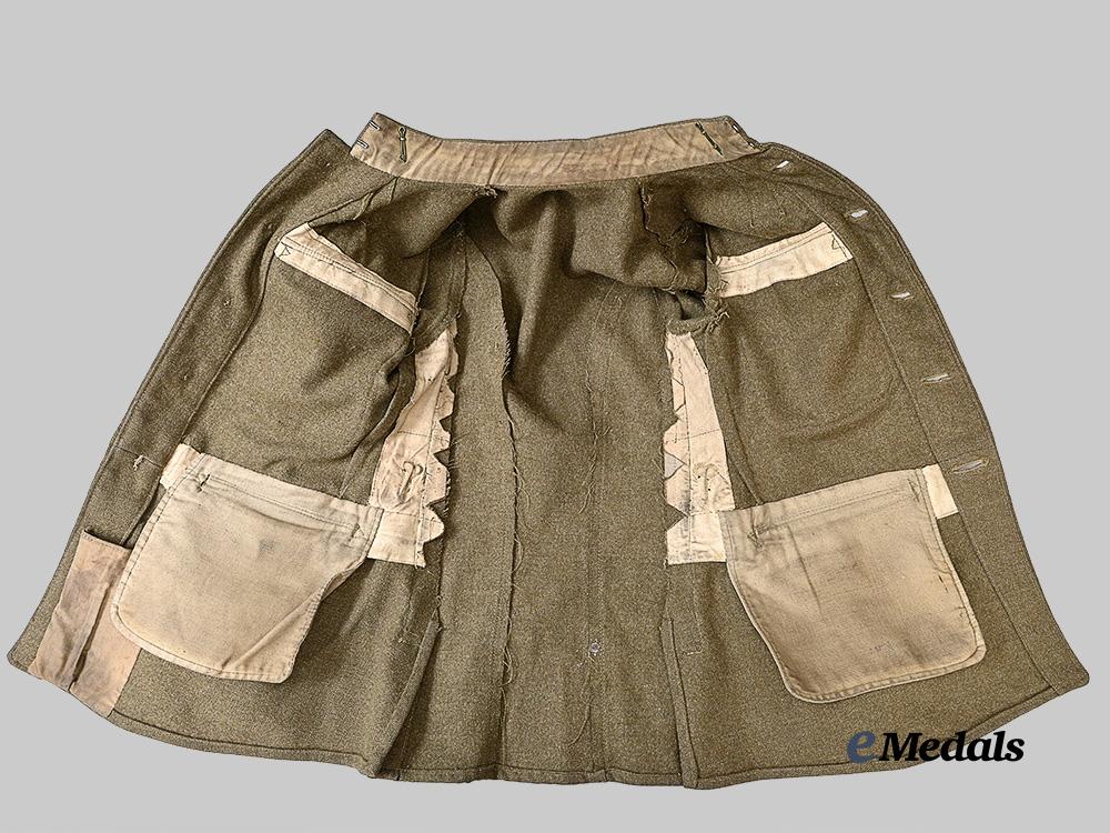 canada,_c_e_f._an_attributed5_button_sergeant_service_tunic_with_medals&_accessories_e_medals__c7589_16