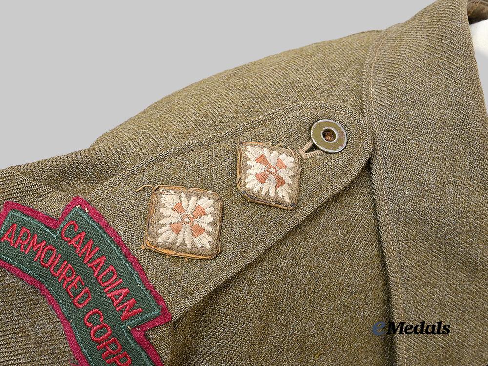 canada,_commonwealth._a_canadian_lieutenant's_armoured_corps_battle_blouse,1943_e_medals__c7593_12