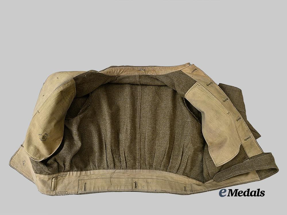 canada,_commonwealth._a_canadian_lieutenant's_armoured_corps_battle_blouse,1943_e_medals__c7593_15