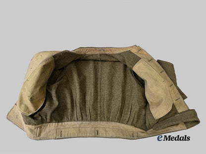 canada,_commonwealth._a_canadian_lieutenant's_armoured_corps_battle_blouse,1943_e_medals__c7593_15