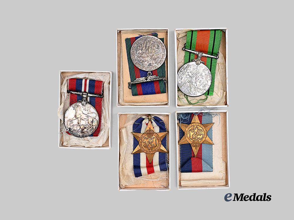 canada,_commonwealth._a_d_f_c_group_to_flight_lieutenant_arthur._m._herring,1945_e_medals__c7603_13