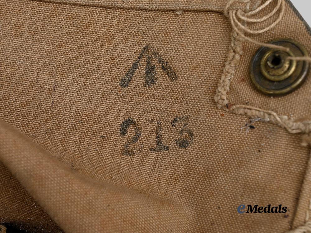 canada,_c_e_f._a1916-17_small_box_pattern_gas_mask,_lieutenant_gilmore_of_the2nd_battalion_e_medals__c7613_7