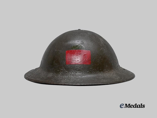 canada,_c_e_f._a2nd_battalion_helmet,_lieutenant_gilmore,2nd_battalion_c_e_f_e_medals__c7614_2