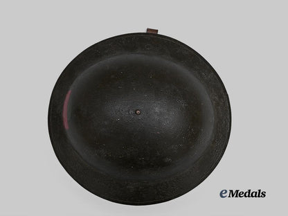 canada,_c_e_f._a2nd_battalion_helmet,_lieutenant_gilmore,2nd_battalion_c_e_f_e_medals__c7614_6