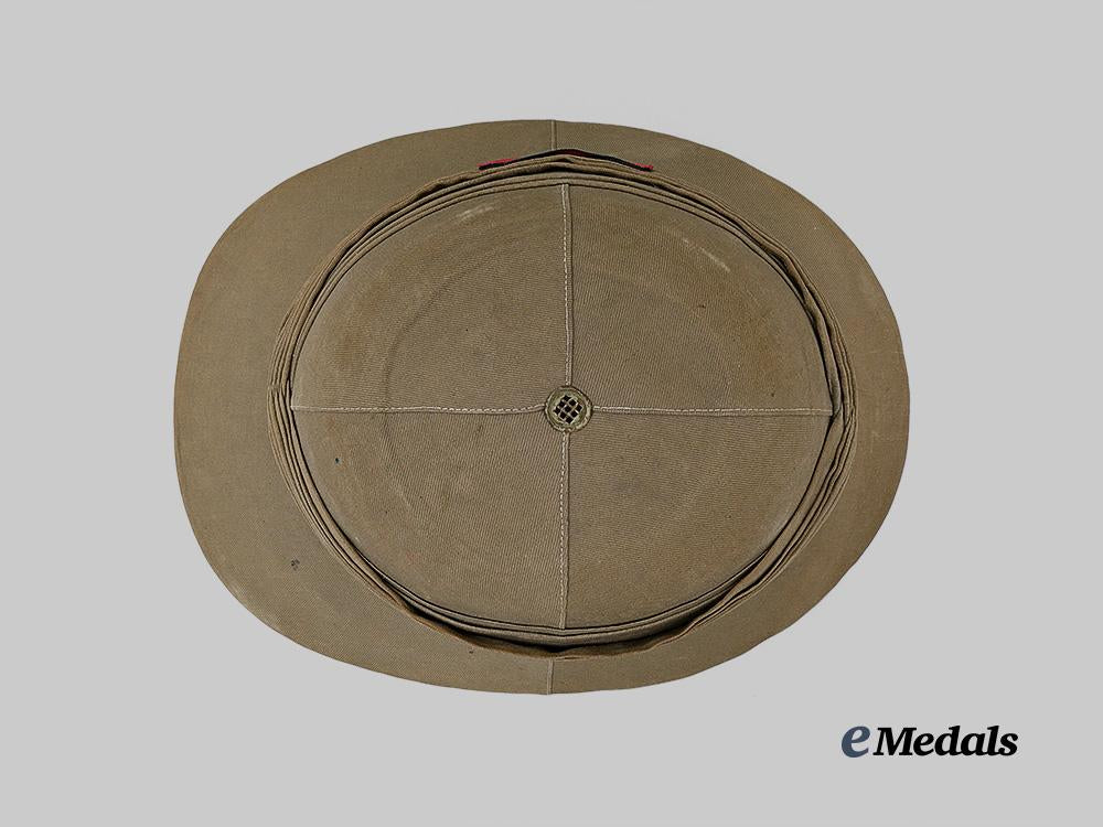 canada,_dominion._a_cawnpore-_style_helmet,_by_muir_cap&_regalia_ltd_e_medals__c7615_6