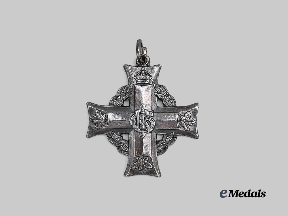 canada,_c_e_f._a_memorial_cross_to_pte._w._lund,29th_battalion,_k_i_a1918_e_medals__c7621_2