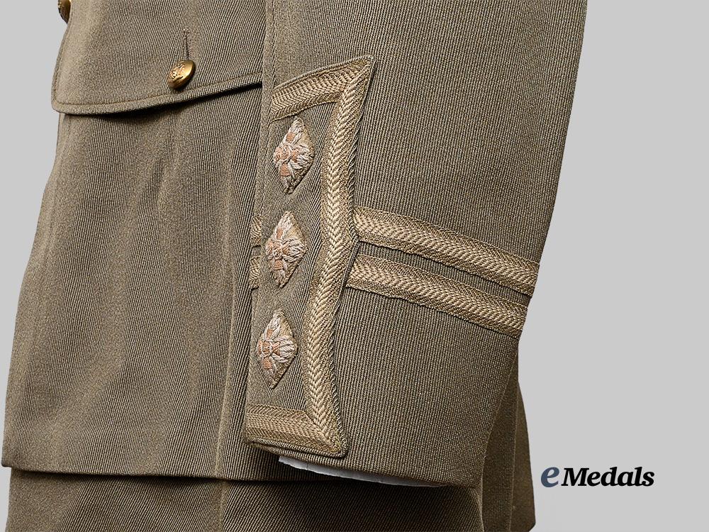 canada,_c_e_f._an_officer's_tunic&_coat,_no.1_canadian_general_hospital_e_medals__c7624_16