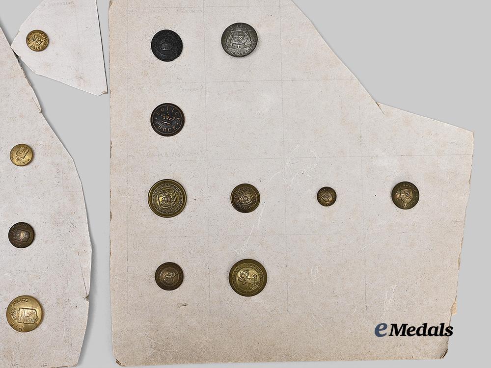 canada,_dominion._a_lot_of_police_and_civil_buttons_e_medals__c7680_3