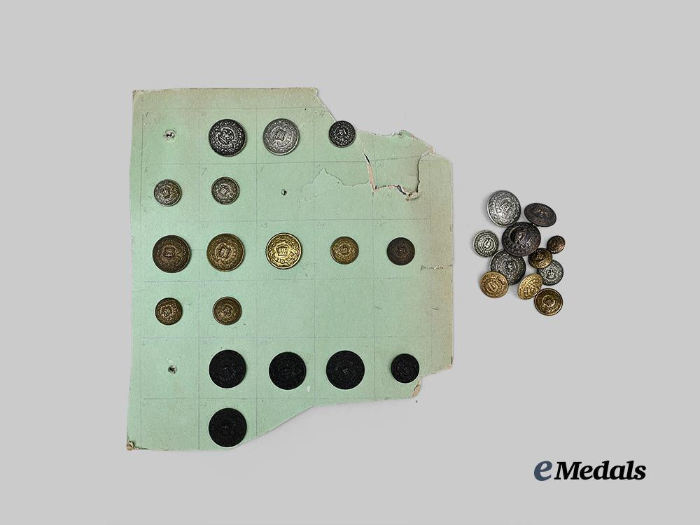 canada,_dominion._a_lot_of_early_canadian_militia_buttons_e_medals__c7683_2