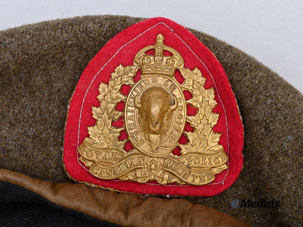 canada,_commonwealth._an_r_c_m_p_provost_beret,1945_e_medals__c7720_4