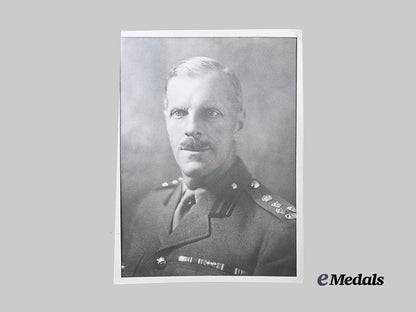 canada,_commonwealth._a_silver_gift_box_to_brigadier_v._hodson,_commander,12th_canadian_infantry_brigade(1941–42)_e_medals__c7721_3