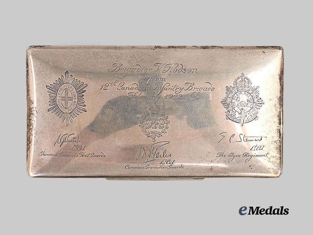 canada,_commonwealth._a_silver_gift_box_to_brigadier_v._hodson,_commander,12th_canadian_infantry_brigade(1941–42)_e_medals__c7721_6