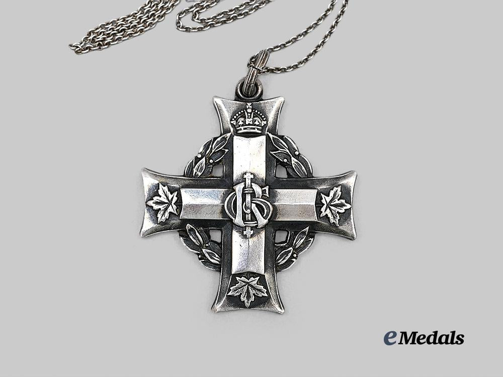 canada,_c_e_f._a_first_war_memorial_cross_to_pte_f._s._gerry,_k_i_a1918_e_medals__c7724_3