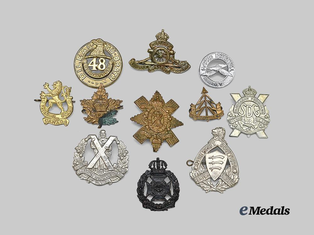 canada,_commonwealth._a_lot_of_ten_cap&_beret_insinia_e_medals__c7792_2
