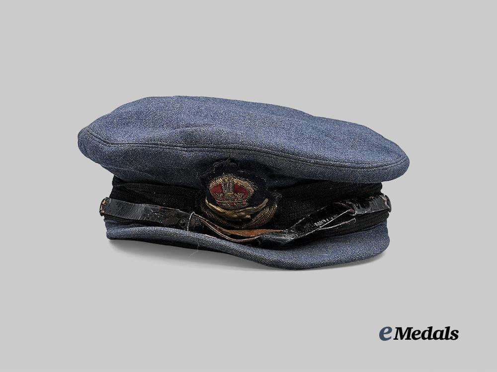 canada,_commonwrealth._an_r_c_a_f_officer's_visor_cap,_by_muir_cap_co,_toronto_e_medals__c7795_2