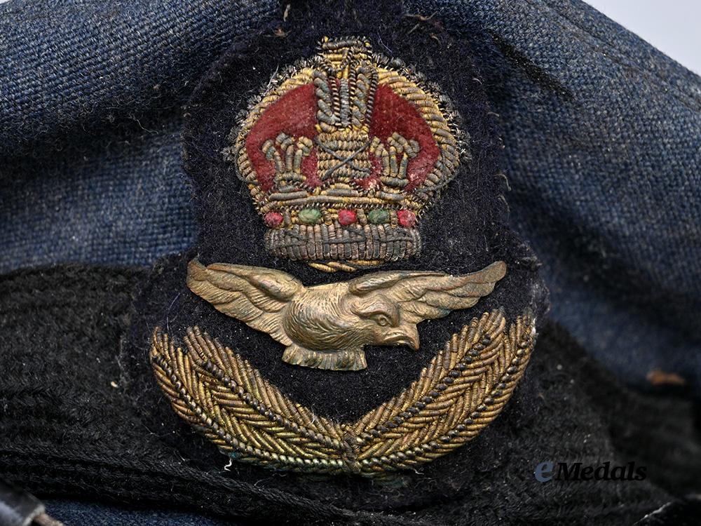canada,_commonwrealth._an_r_c_a_f_officer's_visor_cap,_by_muir_cap_co,_toronto_e_medals__c7795_9