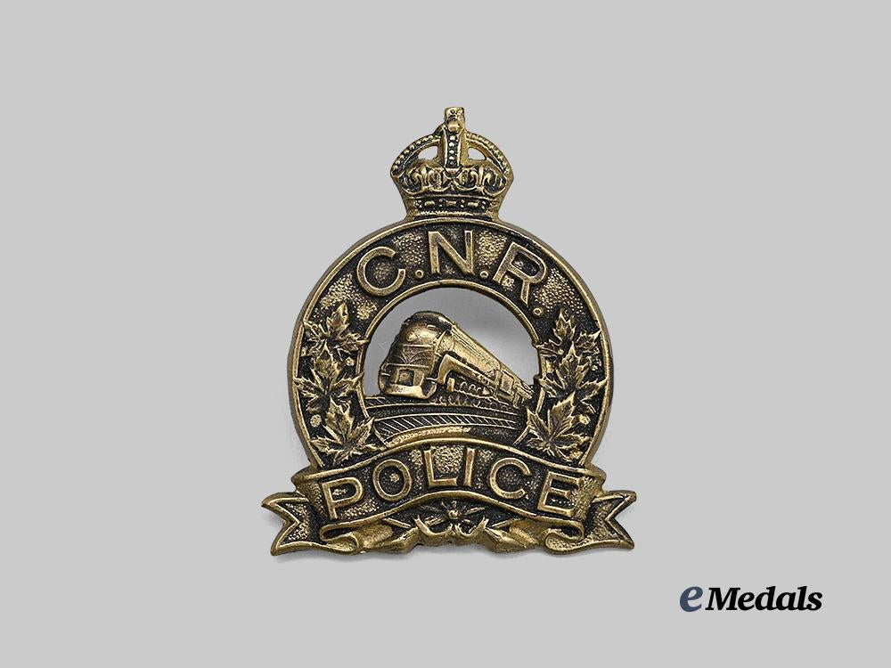 canada._a_canadian_national_railway_police_badge_e_medals__c7800_2