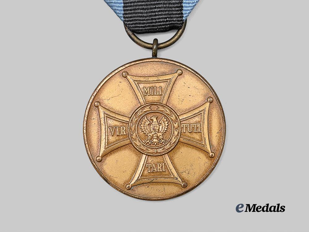 poland._a_medal_of_merit_on_the_field_of_glory,_type_i_i,_i_i_class_e_medals__e_u10136_3