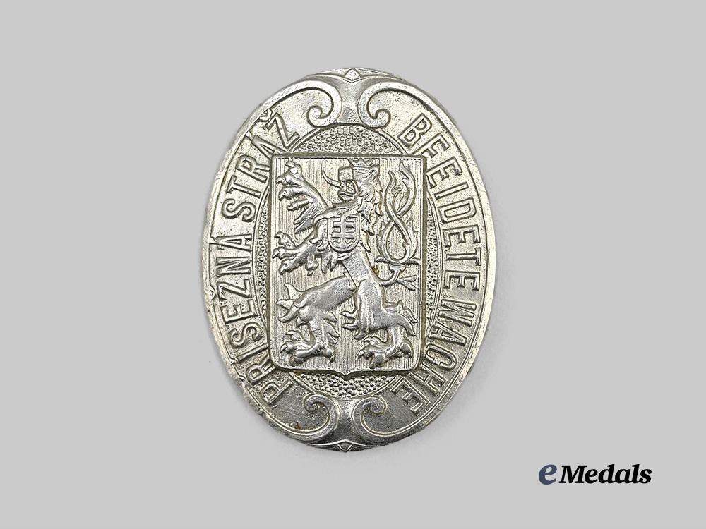 czechoslovakia._an_auxiliary_police_sworn_guard's_badge_e_medals__e_u10513_2