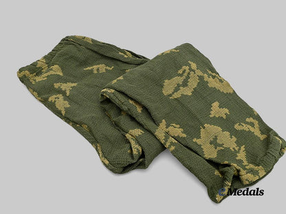 russia,_soviet_union._a_pair_of_k_z_s_berezka_camouflage_mesh_trousers_e_medals__e_u23825_2