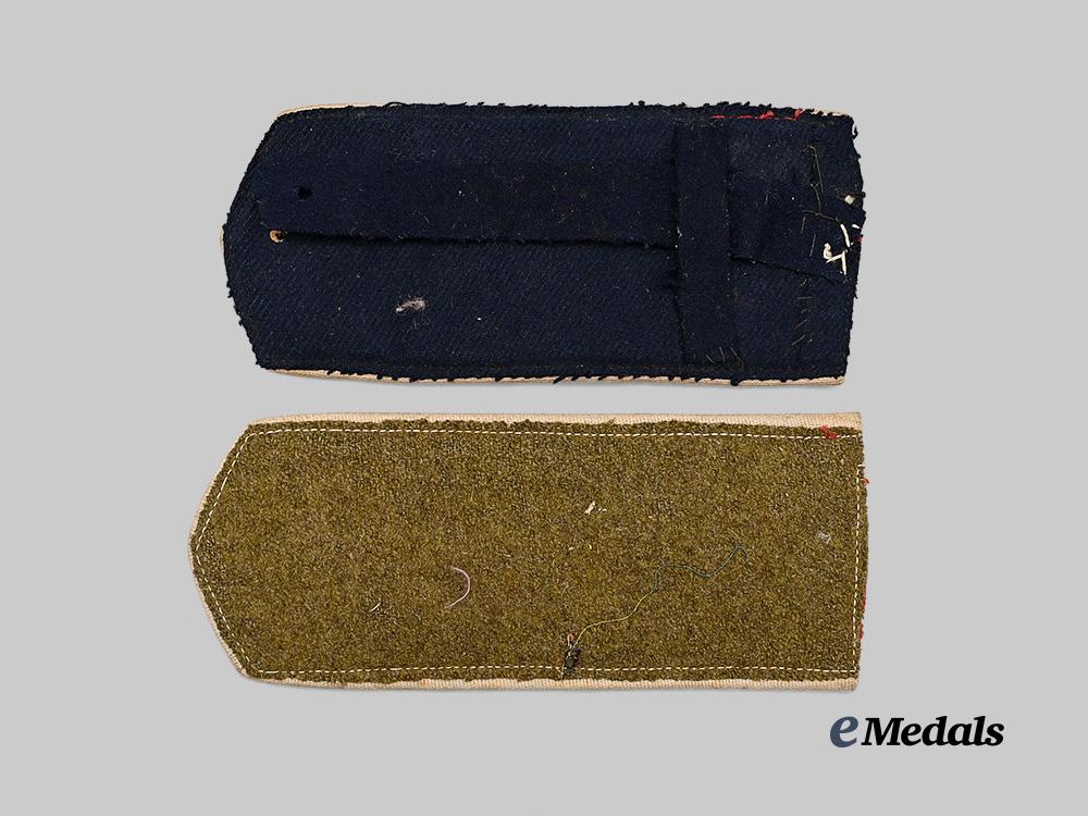 russia,_imperial._a_set_of_cadet_corps_shoulder_boards_e_medals__e_u24140_3
