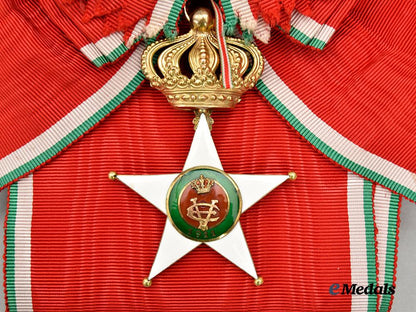 italy,_kingdom._an_order_of_the_colonial_star,_grand_cross_set_with_rare_large_star,_in_gold,_by_cravanzola,_c.1938_e_medals__e_u24184_5