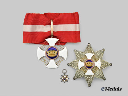 italy,_kingdom._an_order_of_the_crown_of_italy,_grand_officer_set_in_gold,_in_case_e_medals__e_u24190_4