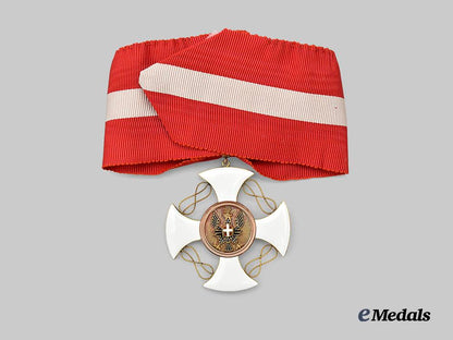 italy,_kingdom._an_order_of_the_crown_of_italy,_grand_officer_set_in_gold,_in_case_e_medals__e_u24190_7