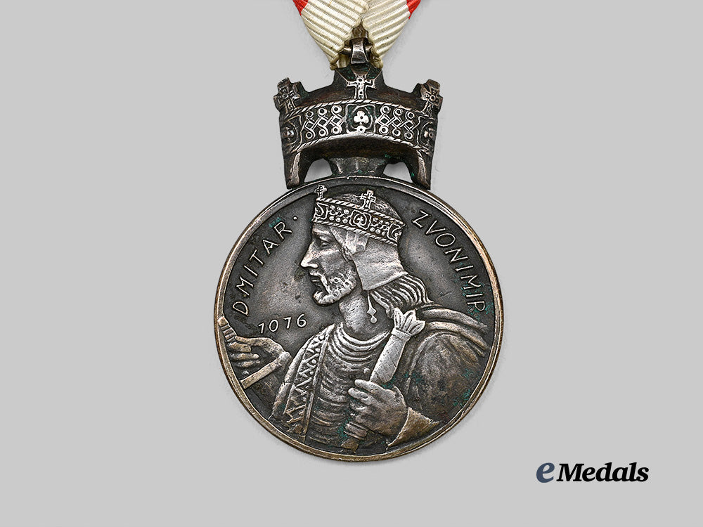 croatia,_independent_state._an_order_of_the_crown_of_king_zvonimir,_silver_medal,_military_issue_by_braća_knaus_e_medals__e_u24270_3