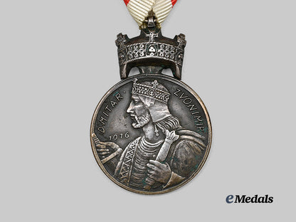 croatia,_independent_state._an_order_of_the_crown_of_king_zvonimir,_silver_medal,_military_issue_by_braća_knaus_e_medals__e_u24270_3